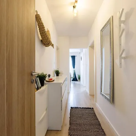 Apartment Apartman Elena *